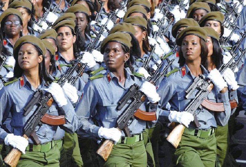 卡斯特罗豪购百万台中国*彩大**电，古巴人民每两家分一台