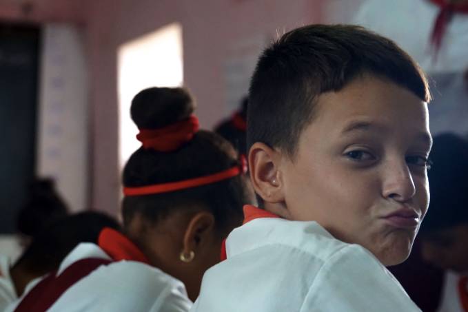 在古巴，1个人1个月只能有5个鸡蛋