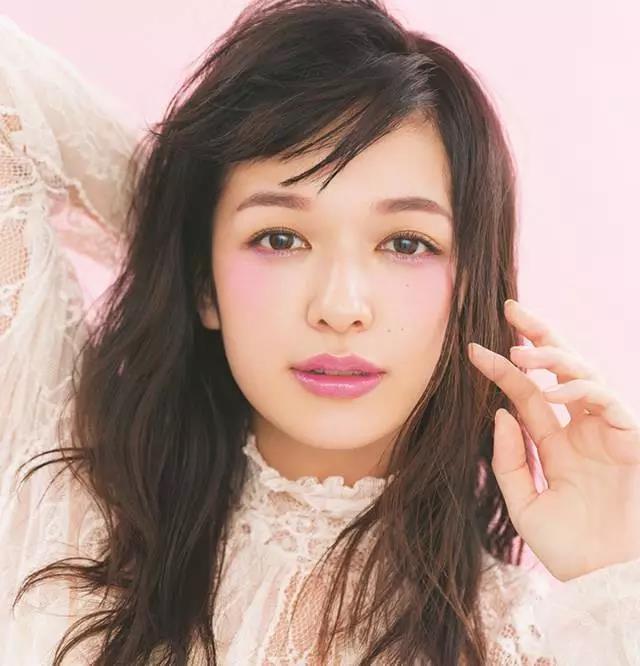 森绘梨佳日系秋冬梅子色系妆容,森绘梨佳2018夏日妆容