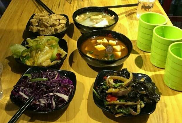 郑州7条最出名的美食巷子！藏得最深的50家店全都给你挖出来了！