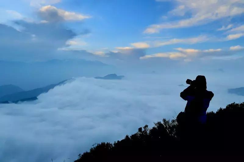 牛背山看的是什么雪山,牛背山上众多雪山示意图