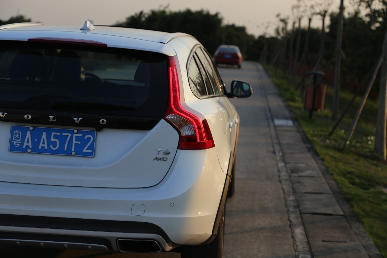 进口沃尔沃v60新款试驾,沃尔沃v60深度试驾