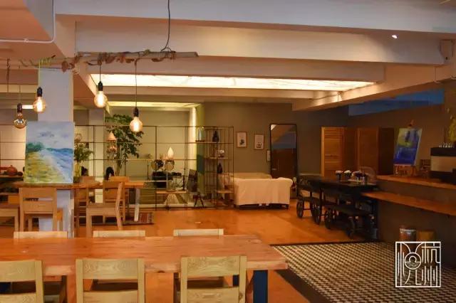 见过了那么多食堂，这家公司却为了员工吃得更好包下了一整片农场