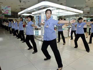 腰椎健康操好方法,日常小动作拯救你的腰椎