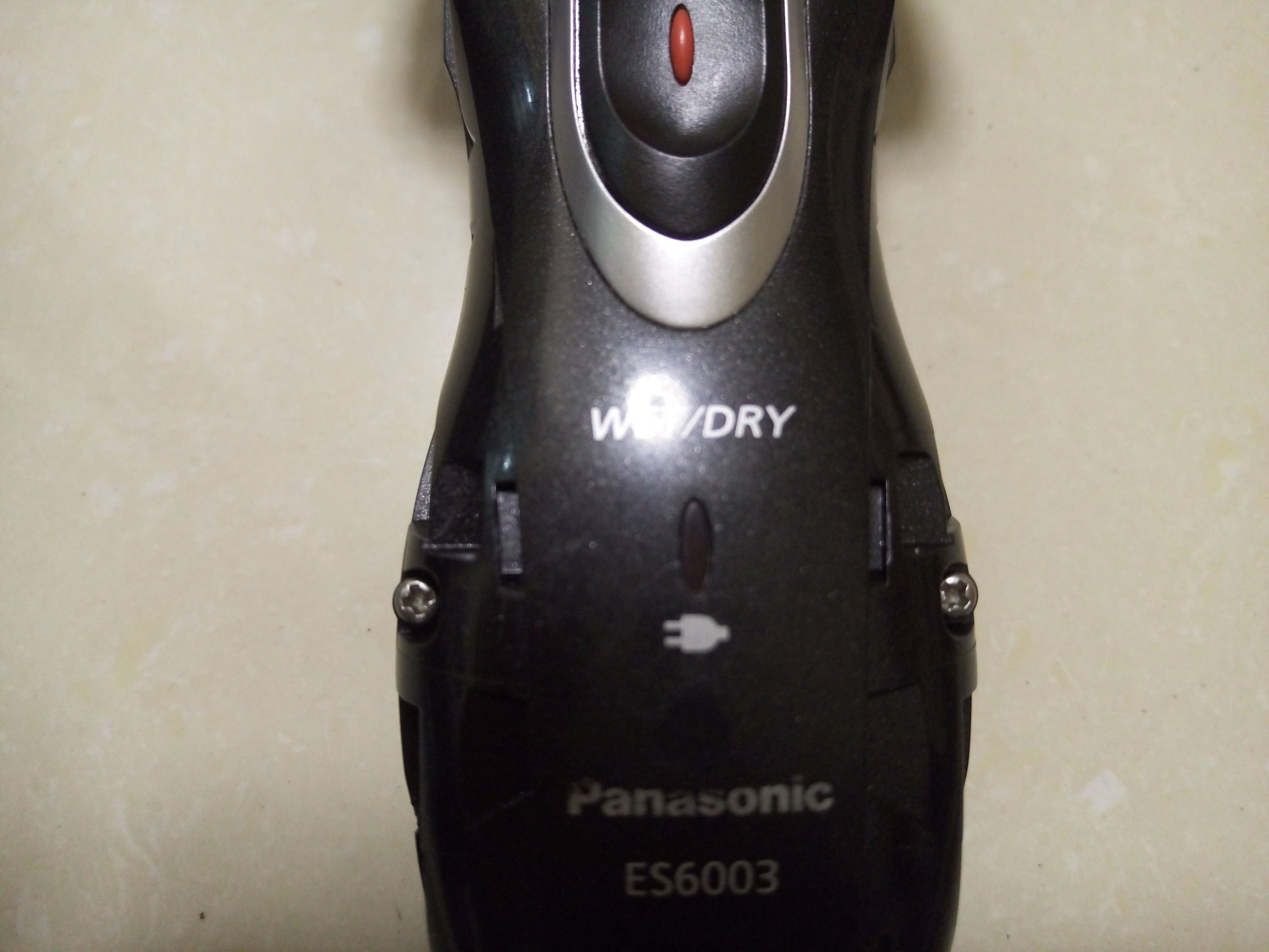 松下电动剃须刀怎样拆解维修,松下剃须刀es4027换电池教程