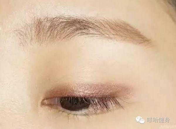 单眼皮眼妆怎么画显大又干净新手,厚厚的单眼皮怎么画眼妆