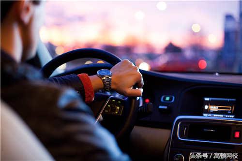 cfa持证人在成都年薪,中国cfa持证人年薪多少