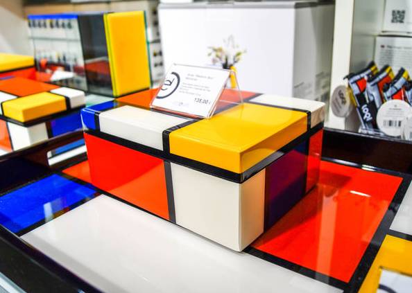 巴黎购物攻略之剁手清单,一年的各种购物节