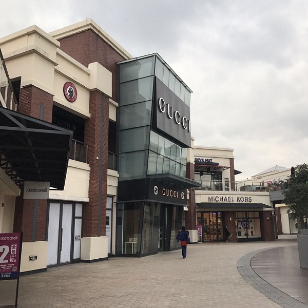 线下“特卖之王”，能容下一个入侵者吗？║冷眼看市场