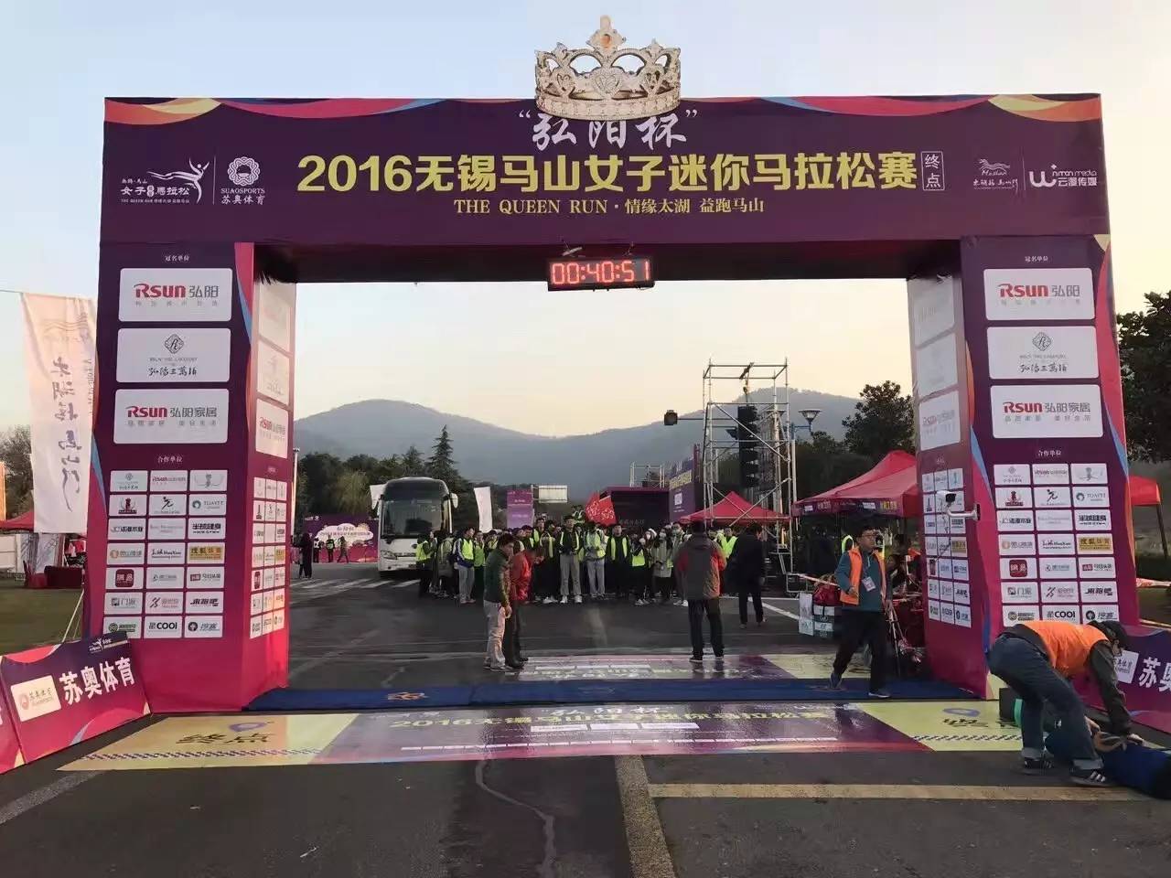 五千美女奔跑在山水画廊中是怎样一种感受？今天无锡又有一场马拉松，连奥运冠军都来啦！