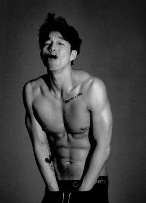 南柱赫偷吻李圣经935岁大叔仍保留天真