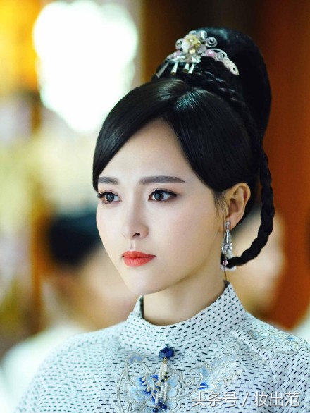 扒一扒《锦绣未央》唐嫣同款雅诗兰黛口红试色