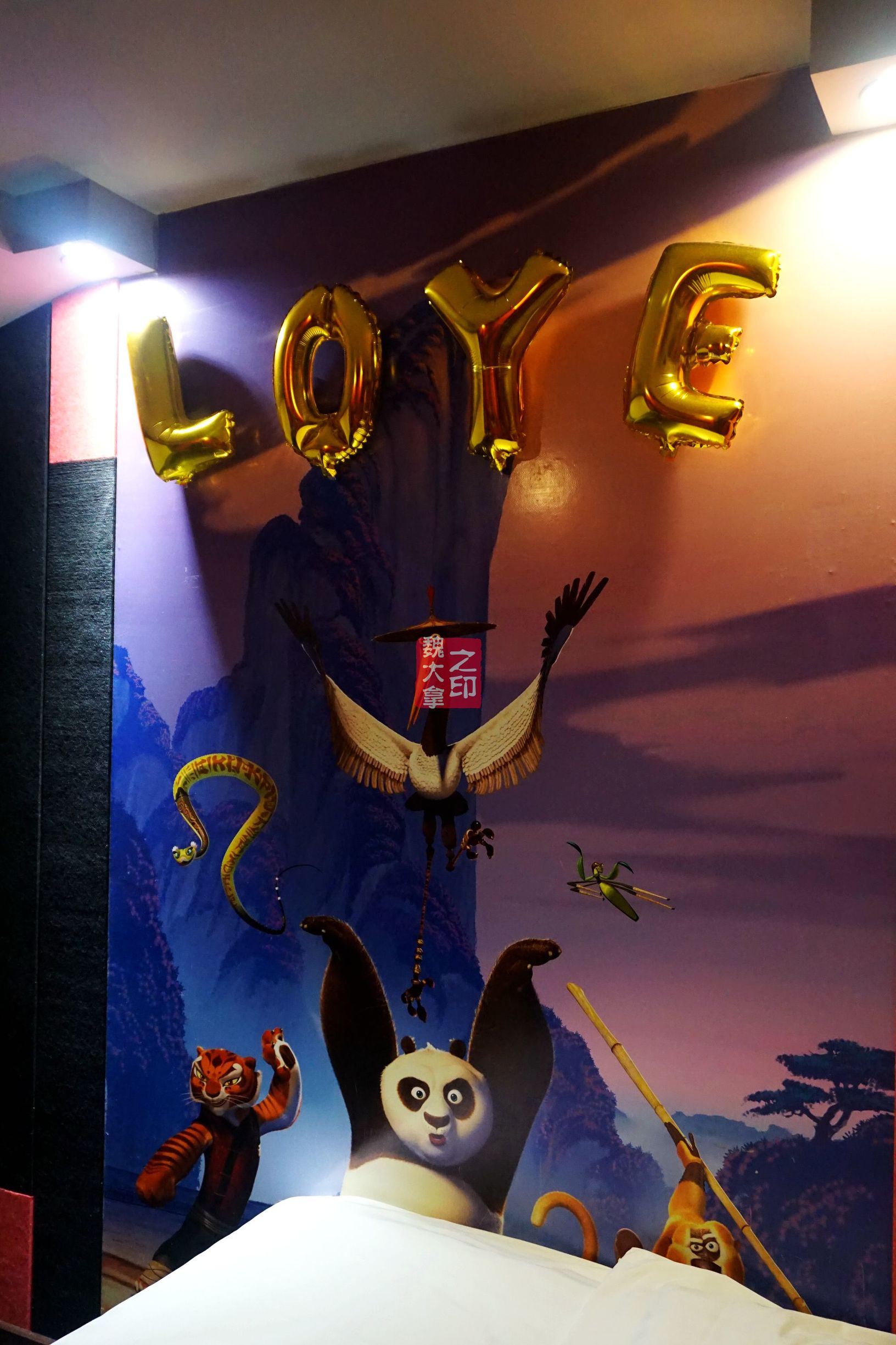 可以躺着看电影的酒店,附近电影主题酒店推荐