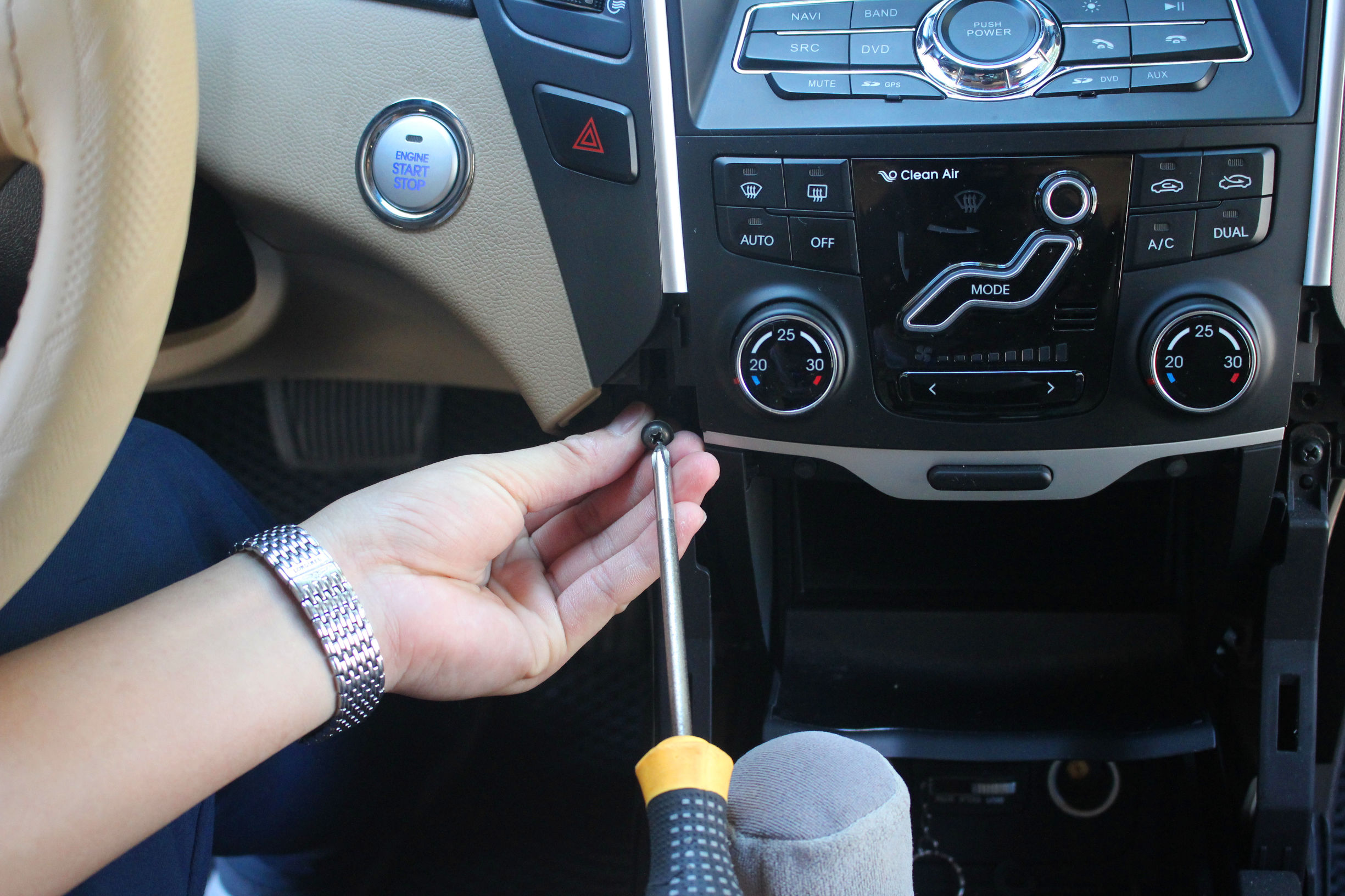 畅影10.4寸索纳塔八大屏导航，为现代之美添彩