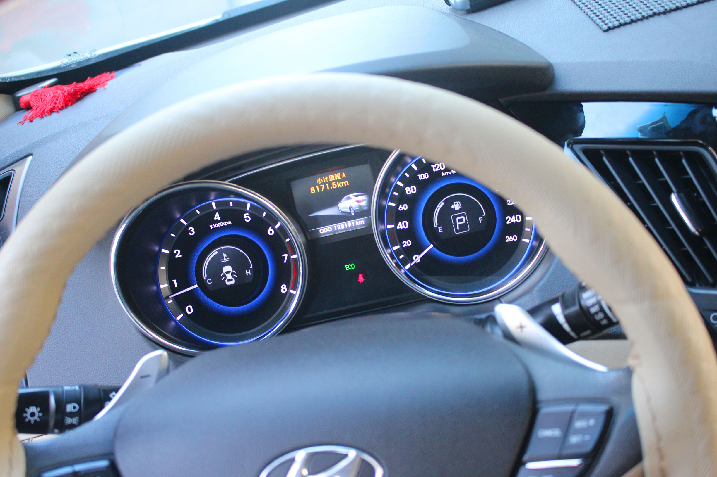 畅影10.4寸索纳塔八大屏导航，为现代之美添彩