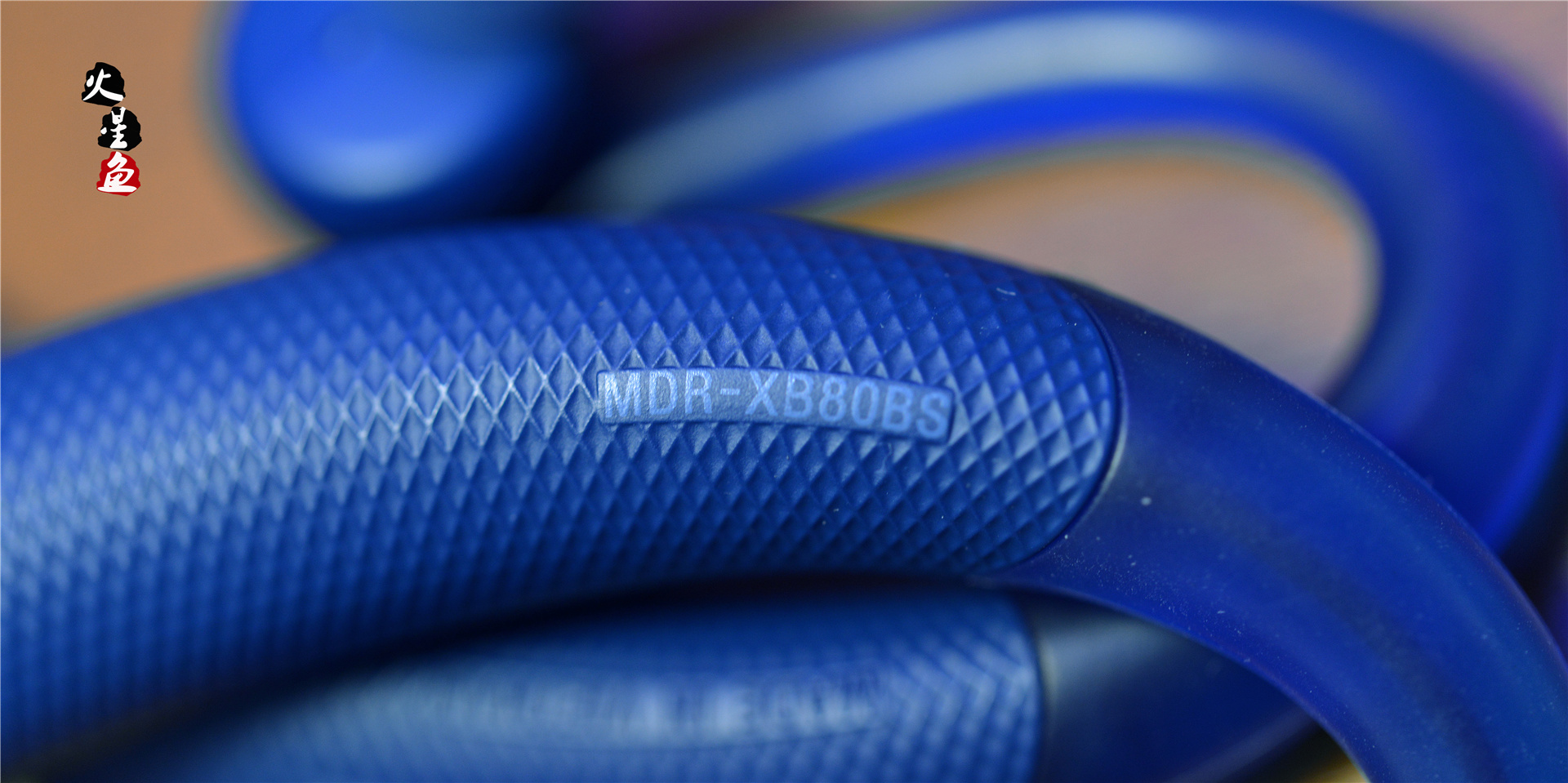 在信仰中运动——号称索尼最好的蓝牙运动耳机XB80BS开箱