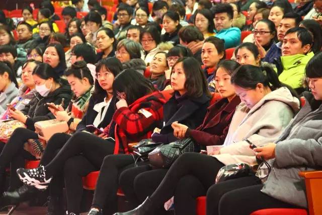 如何培养高情商孩子家庭教育讲座,如何科学培养孩子公益讲座