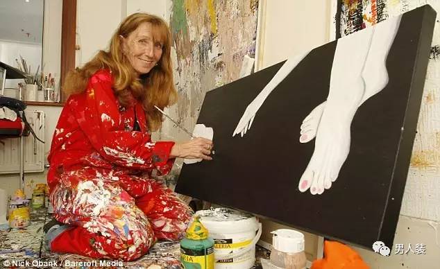 她体内有12种人格，每个人格都是绘画天才