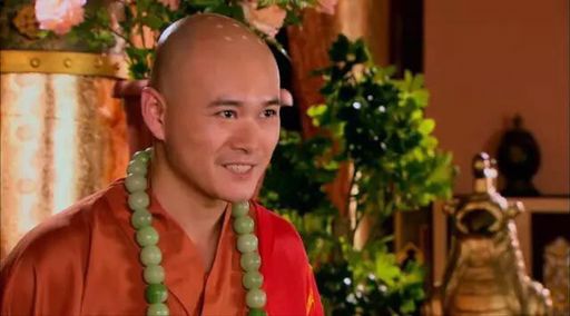 她一生到底与佛教有何渊源，为何两次出家当尼姑，却又痛恨佛教