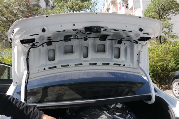 英朗装畅影CE导航模块加倒车后视，科技无处不在