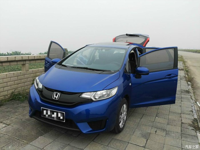 蓝色的飞度为什么便宜,蓝色飞度好看吗