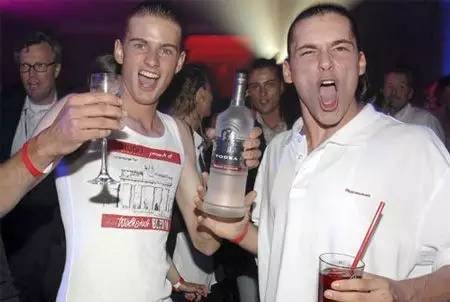 俄罗斯人喝冷冻液死亡人数,俄罗斯49人酒精中毒身亡