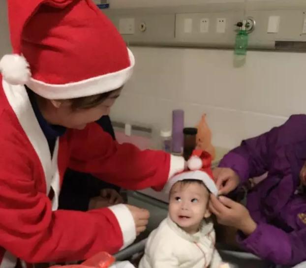 怎么给宝宝过圣诞节,医院给小朋友过儿童节