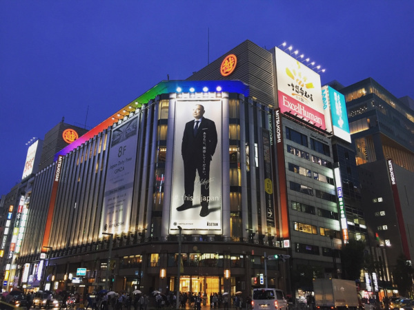 这么冷的天要不要牵我的手情头,这么冷的天还要拿手机