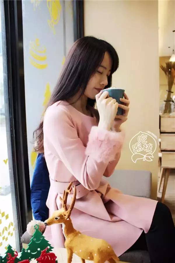 圣诞搞事啊！这杯咖啡竟好喝得我连杯子都吃掉了！