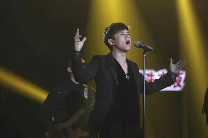 张杰歌手巅峰之作,张杰一个人的歌