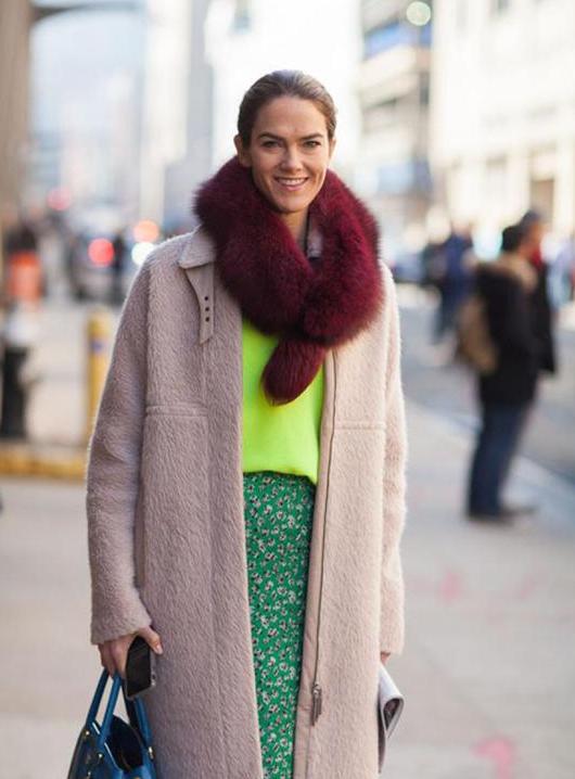 围巾穿出时髦范,时髦的围巾系法