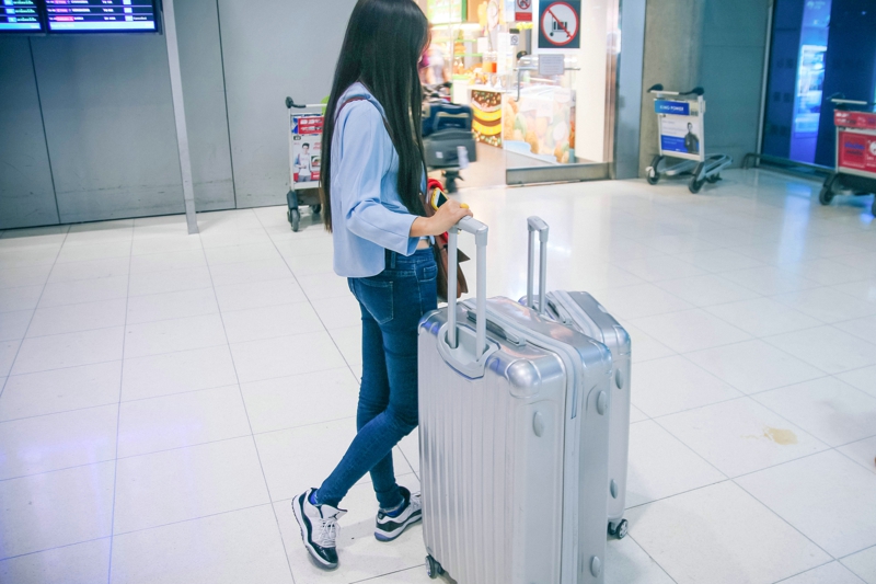 去泰国旅游入境必须带多少钱,泰国旅行必买物品清单