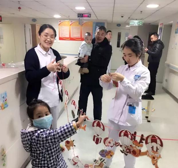 怎么给宝宝过圣诞节,医院给小朋友过儿童节