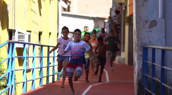 看，这些带着梦想的“有色”运动场