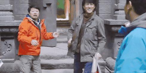 要被靳东的角色蒙蔽了双眼，他本人只有四岁，不能再多！