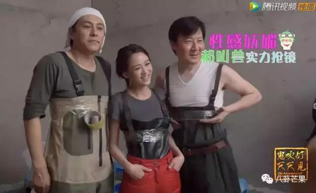 要被靳东的角色蒙蔽了双眼，他本人只有四岁，不能再多！