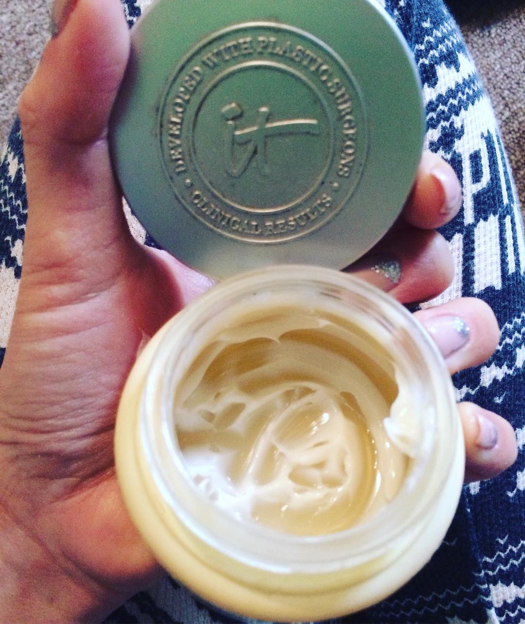 这三种护肤品越便宜越好用,各大博主都在用的化妆品