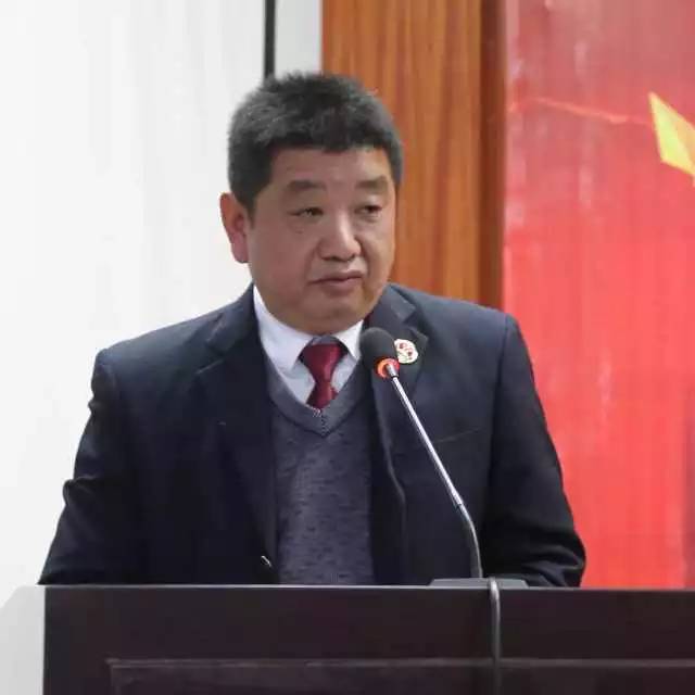 工作做得简单怎么表达,如何上台分享自己的工作经验话术