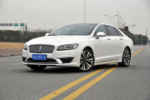 试驾林肯mkz视频,林肯mkz对比bba
