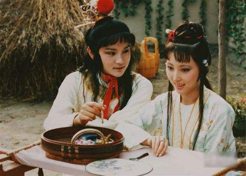 电视上送个玉佩就是定情了？你不知道的古人大神泡妹方法！