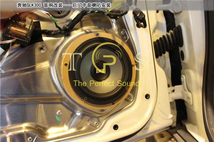 奔驰glc300音响改装方案南京,奔驰glk300原车音响功放