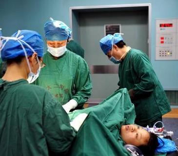 预产期过了婆婆让剖腹产,预产期超了为啥不让剖腹