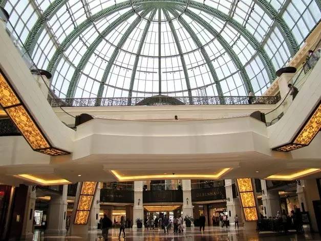 迪拜美食推荐攻略 (迪拜旅游攻略住宿推荐)