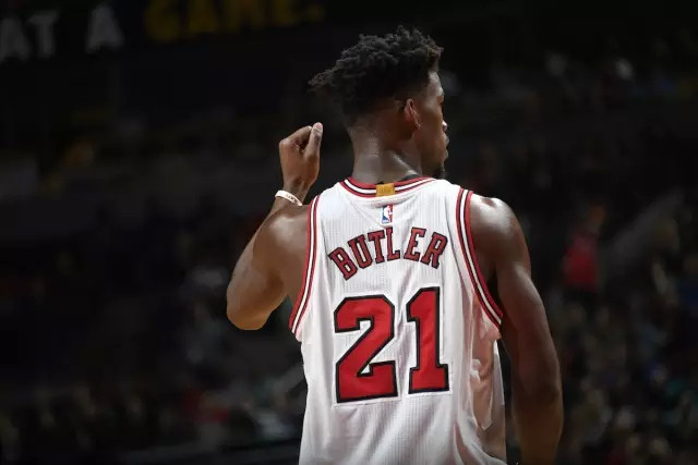 吉米巴特勒从流浪儿到巨星,父亲抛弃母亲