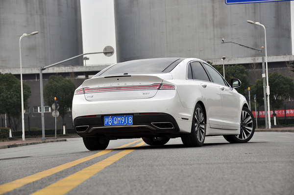 试驾林肯mkz视频,林肯mkz对比bba