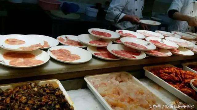 在长沙吃顿烧烤200元够吗,长沙去吃湘菜吃到饱大概多少钱