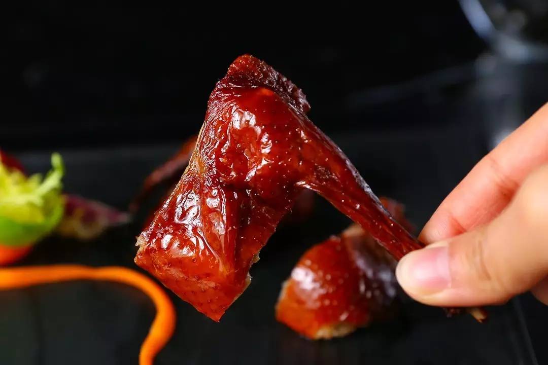 下关高颜值男服务员,招聘高颜值男服务员