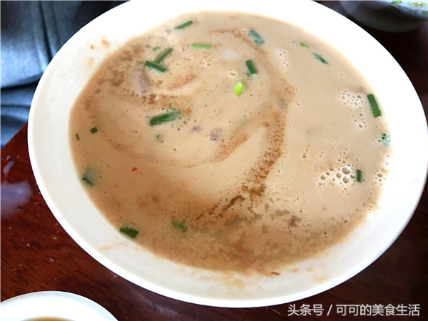 下午茶喝豆浆，一碗宛若鸡蛋羹的咸豆浆，谁能不爱？