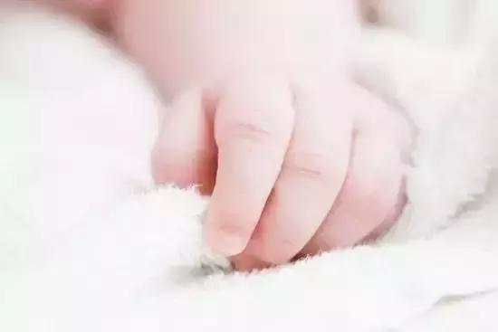 冬天手指起皮是什么原因,手指手掌起皮是什么原因怎么治