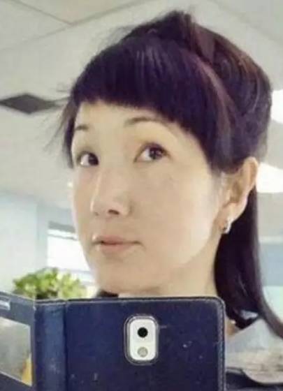 厉害了姐丨“白富美”代购卖包包赚了700万元，最终把自己送进了监狱！然而，这种套路并不少见！